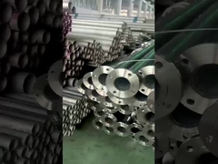 Трубы с фланцем готовы к транспортировке